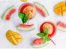 কিয় কটা আম আৰু তৰমুজ ফ্রিজত ৰাখিব নালাগে? জানক ইয়াৰ কাৰণ