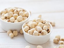 আপুনি মাখনাৰ কথা শুনিছেনে? মাখনাই হাড় শক্তিশালী কৰাৰ উপৰিও ৰক্ত শর্কৰা নিয়ন্ত্রণ কৰিব পাৰে