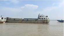 ধুবুৰী আহি পালে বাংলাদেশৰ পেলনীয়া কঁপাহৰ জাহাজ