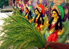 কাইলৈ লক্ষ্মী পূজাঃ পুৱতি নিশাতে আৰম্ভ হ'ব লগ্ন