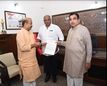 কৰ্ণাটকৰ টোলকৰৰ বৃদ্ধি সন্দৰ্ভত নীতিন গাডকাৰীক সাক্ষাৎ উডুপিৰ বিধায়কৰ