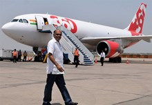 মুৰ্গী পালনৰপৰা বিমান ব্যৱসায়লৈ- জিআৰ গোপীনাথৰ প্ৰেৰণাদায়ক কাহিনী