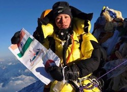 tashi yangjom arunachal pradesh mountaineer is first indian woman to scale mount everest this year