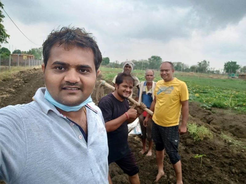 Three friends who were job seekers finally started organic farming
