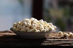 benefits of eating makhana with milk