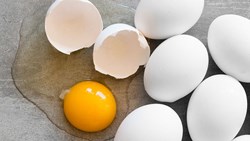 Truth behind plastic eggs