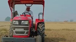 Farmers in Madhya Pradesh have changed their farming methods by planting Mahindra 275 DI TU PP