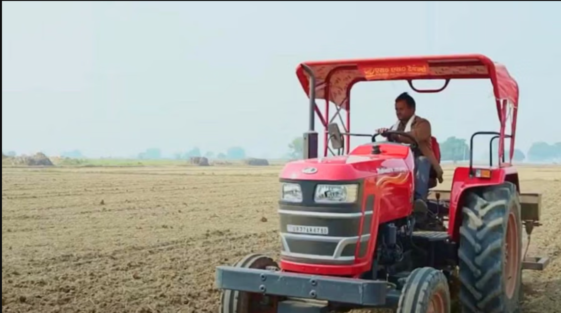 Ram Santosh with Mahindra 275 DI TU PP tractor